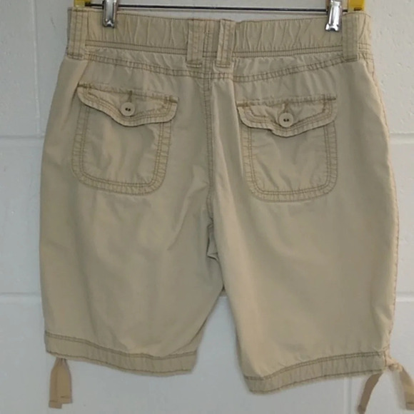 ST. JOHNS BAY 100% COTTON, TAN/KHAKI, ELASTIC WAIST, BELT LOOPS, CARGO SHORTS - Picture 2 of 8